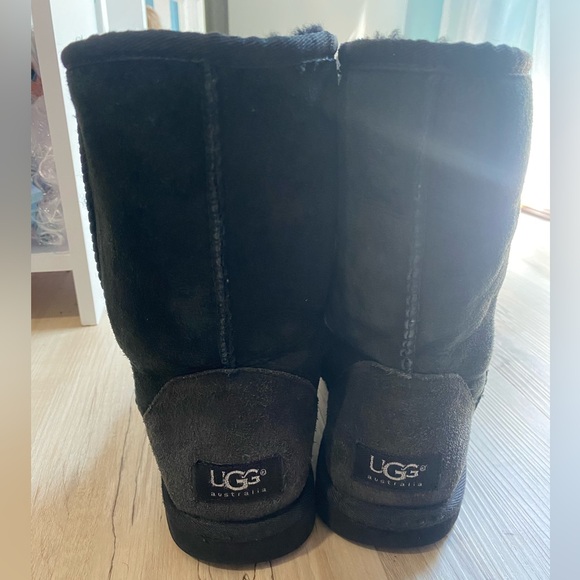 Black Uggs - Picture 2 of 5